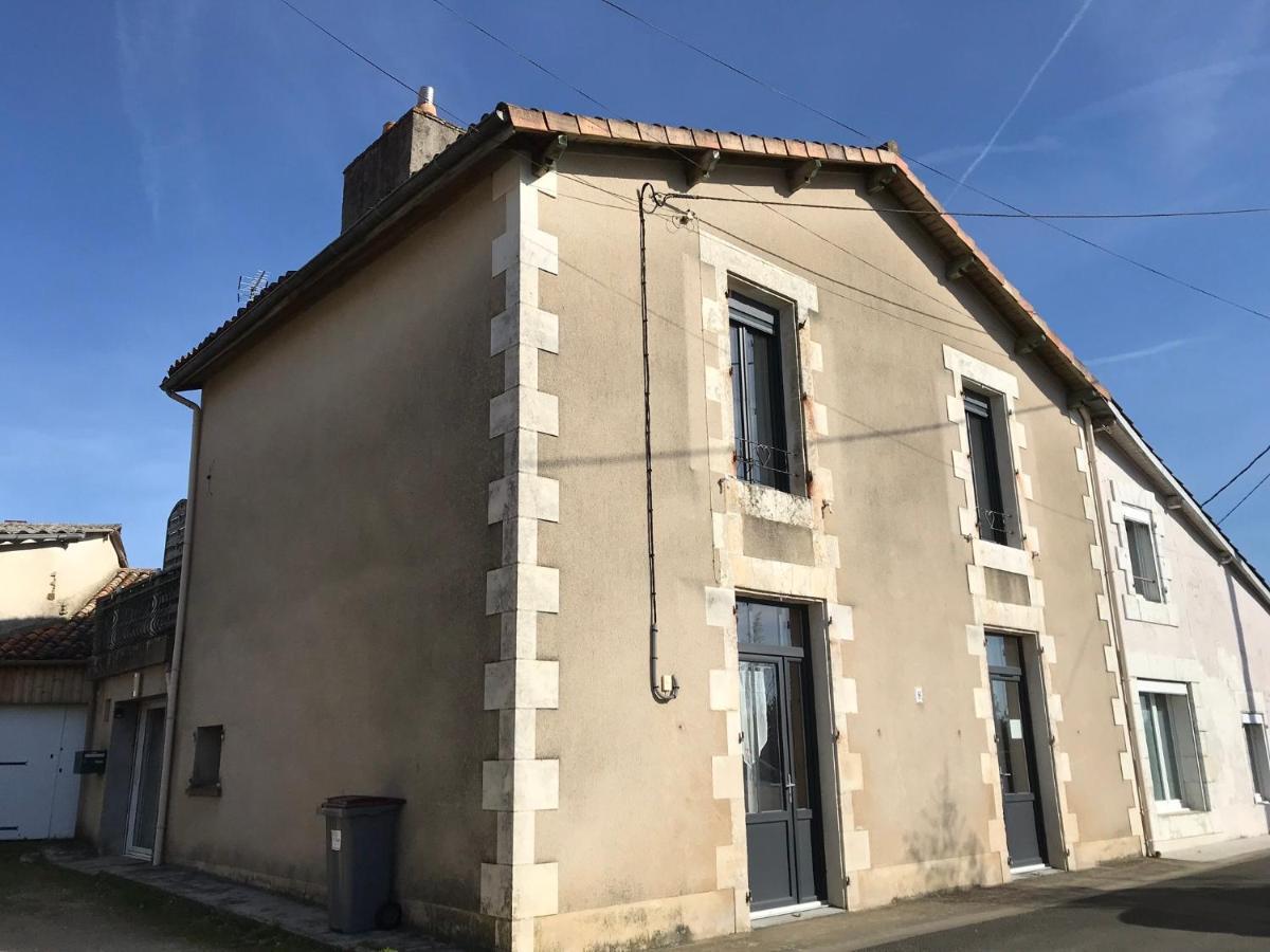 Petite Escale Vivonnoise A 2 Villa Vivonne Exterior photo